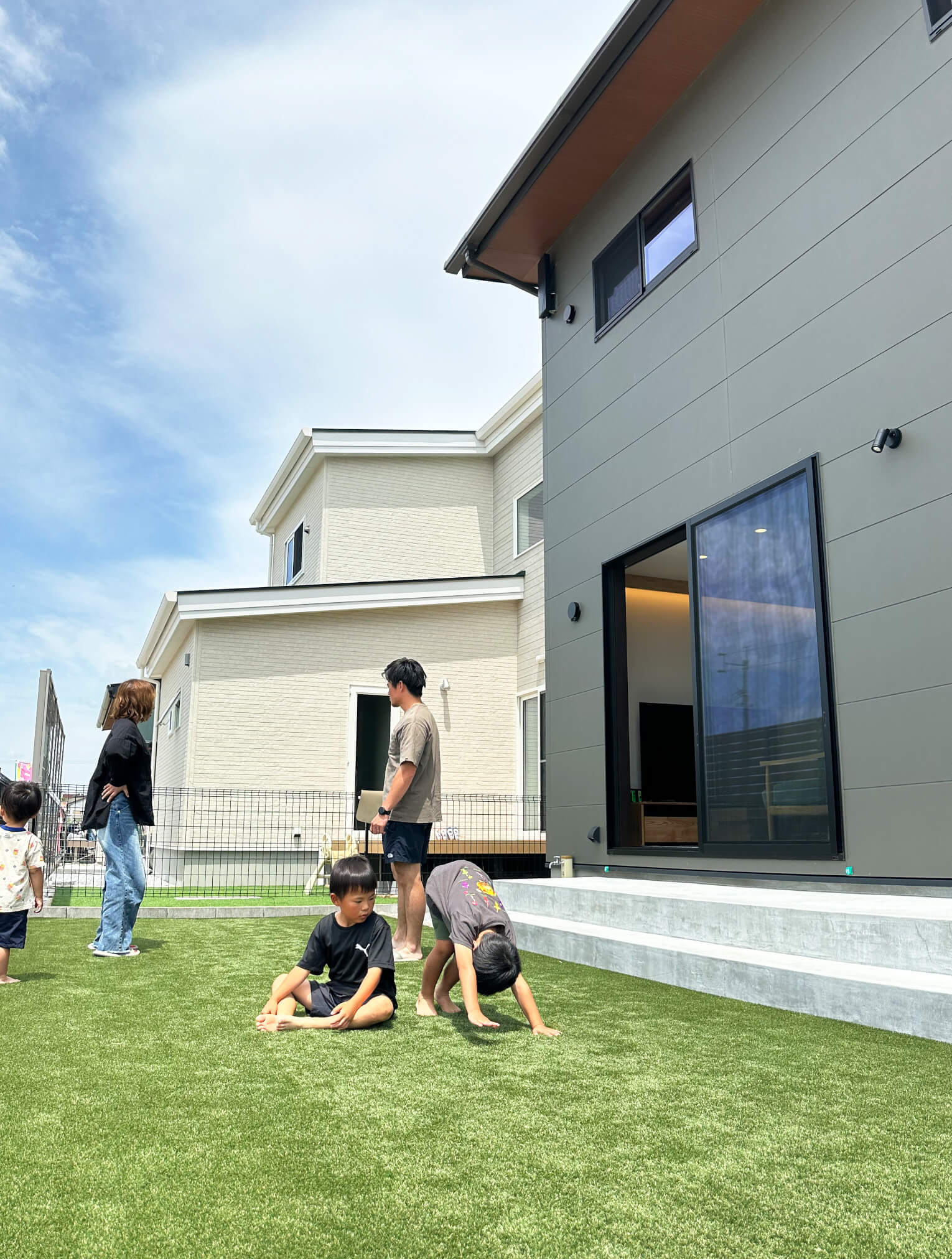 宮崎市G邸の庭とタイルデッキ